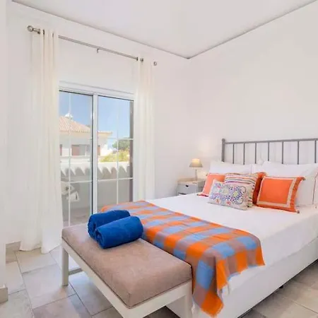 Sleeps 6 With Air Con And Wifi Villa *