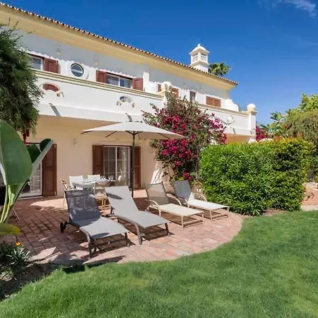 Sleeps 6 With Air Con And Wifi Villa *