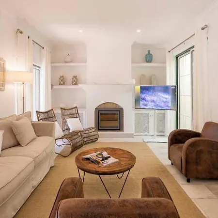 Sleeps 6 With Air Con And Wifi Villa Quinta do Lago