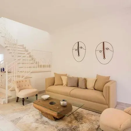 Sleeps 6 With Air Con And Wifi