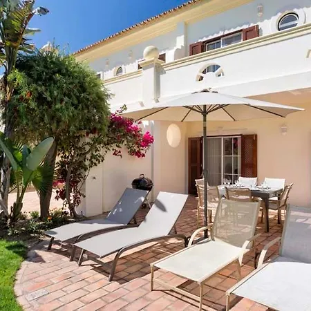 Sleeps 6 With Air Con And Wifi *